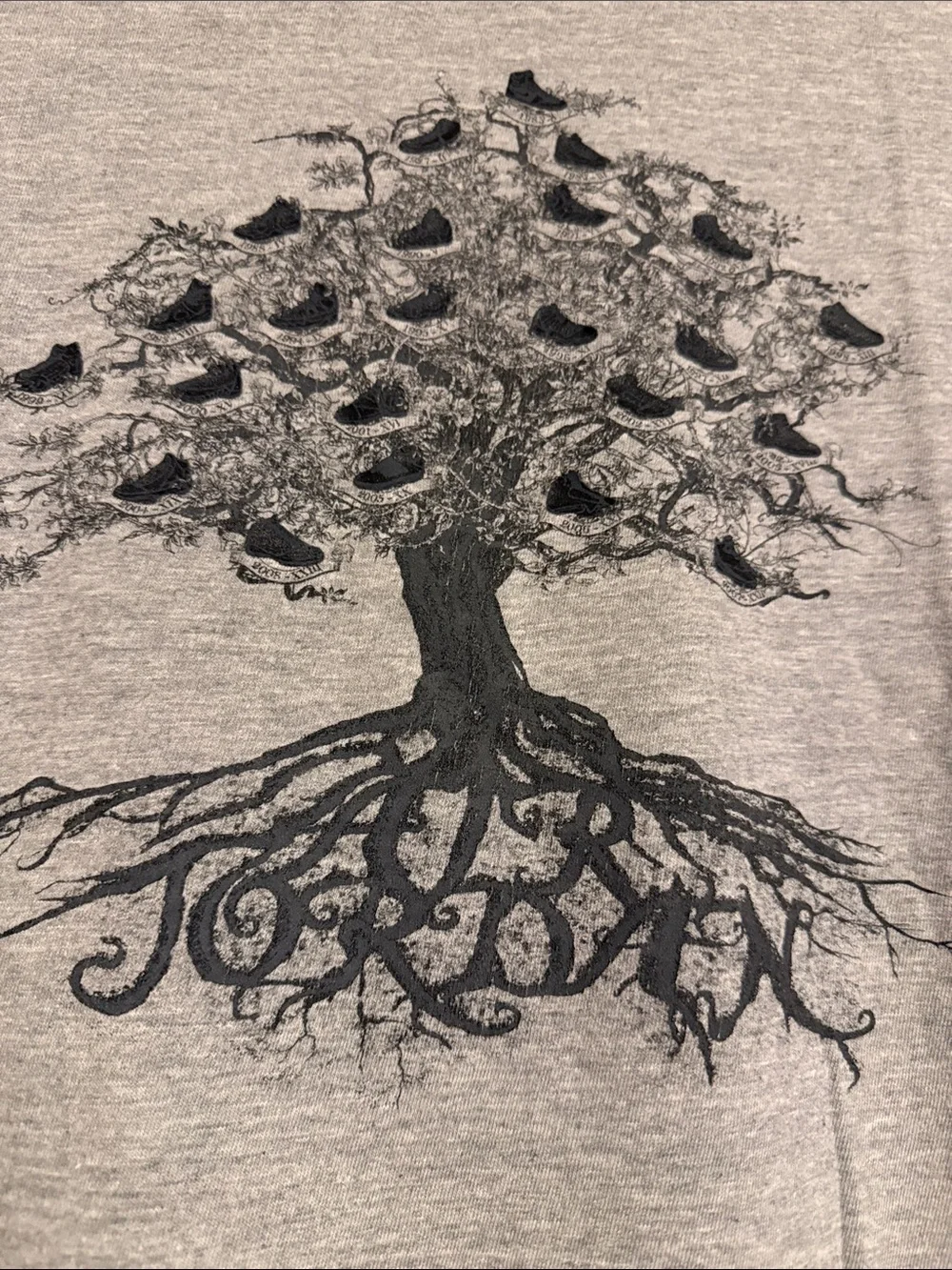 JORDAN Men's Gray Graphic Tree Short Sleeve Tee stitch, shoes on shirt